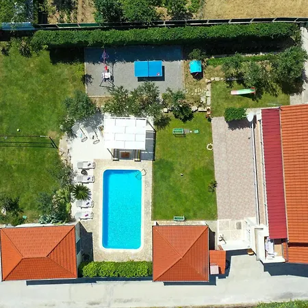 In Kastel Luksic With Sauna Kastela