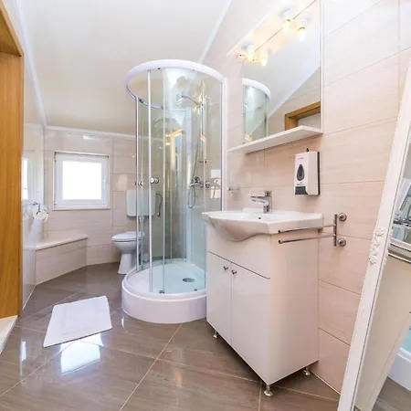 Gorgeous In Kastel Luksic