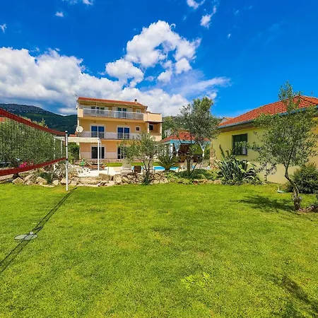 Gorgeous In Kastel Luksic Сasa de vacaciones Kaštela