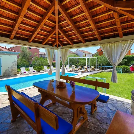 Gorgeous In Kastel Luksic Сasa de vacaciones *